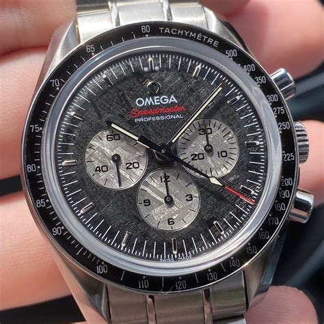 omega speedmaster meteorite dial